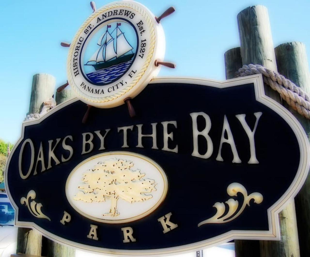 Down By The Bay W Hot Tub, 2 Blocks 2 Beaches, Game Room, Reading Nook, Dog-friendly, Historic Charm Holiday home *