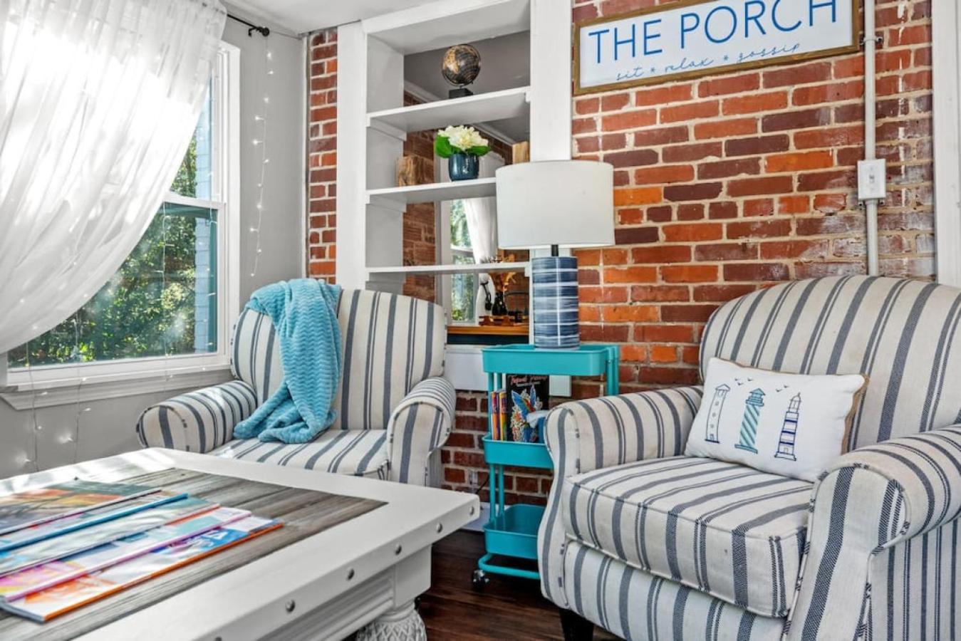 Down By The Bay W Hot Tub, 2 Blocks 2 Beaches, Game Room, Reading Nook, Dog-friendly, Historic Charm