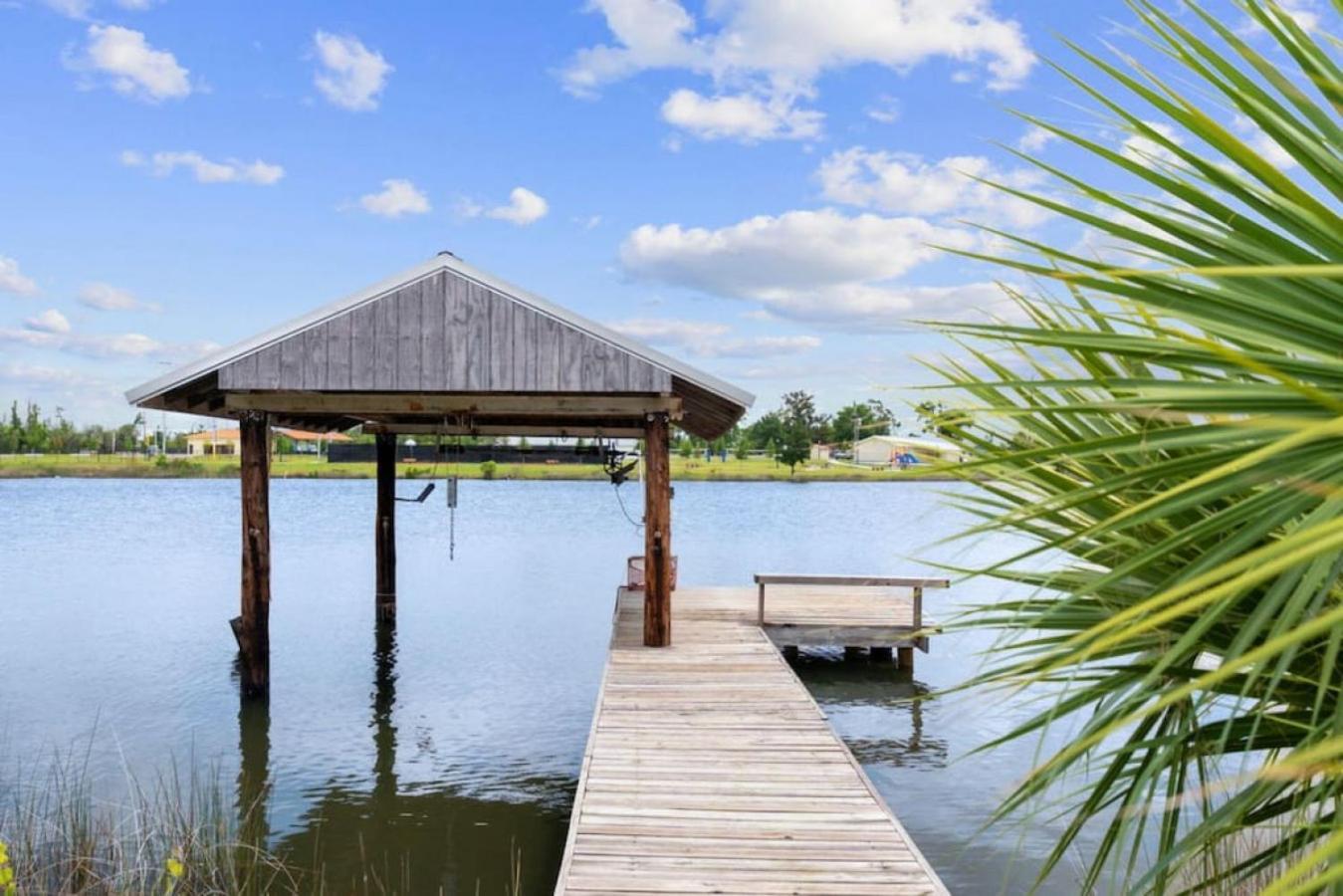 Holiday home Nautical Nirvana-waterfront Joys From Sunrise Paddles To Hot Tub Sunsets