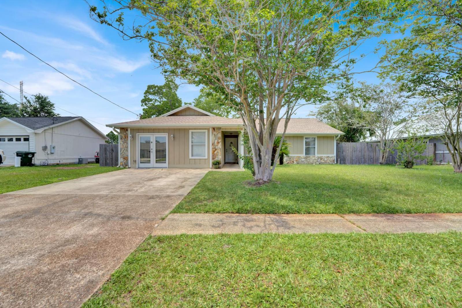 Two Spaces In One Main House And 25 Min To Pcb Panama City