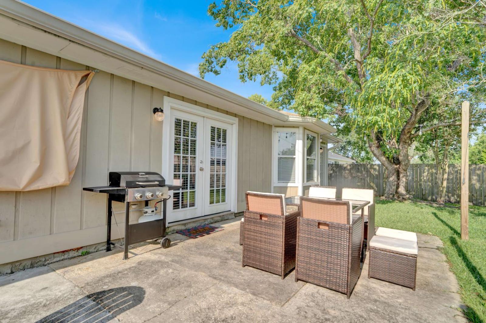 Holiday home Two Spaces In One Main House And 25 Min To Pcb