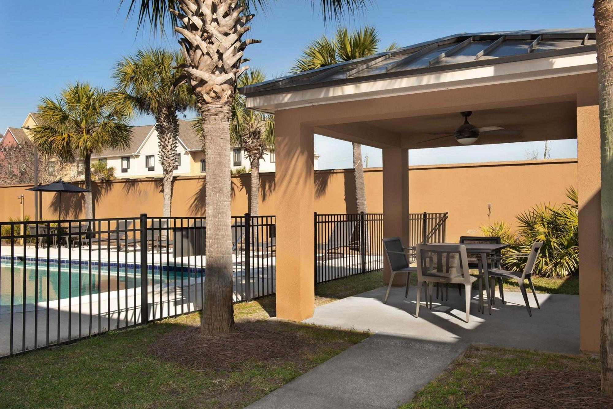 Hotel Courtyard By Marriott 3*