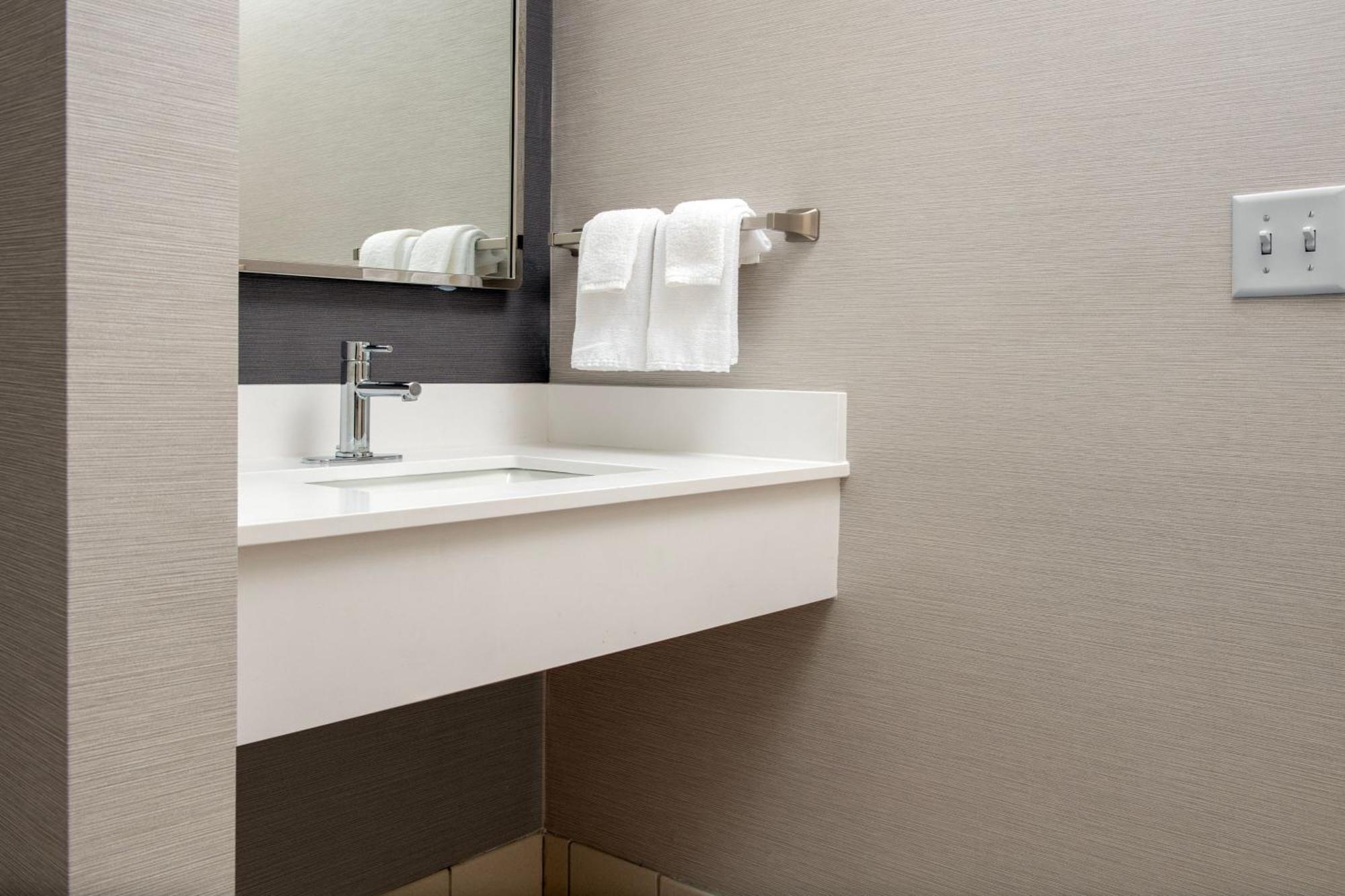 Courtyard By Marriott 3*