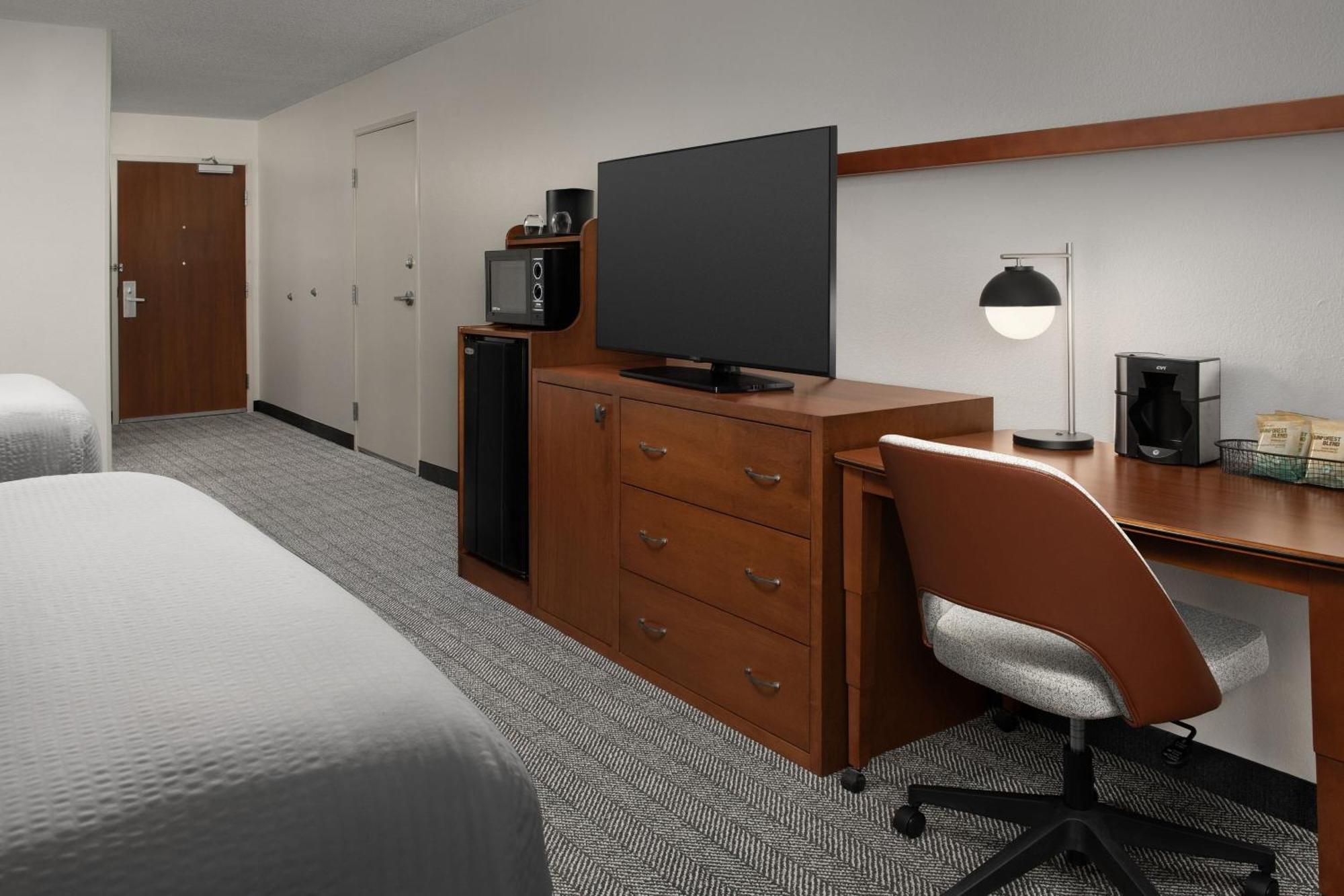 Hotel Courtyard By Marriott