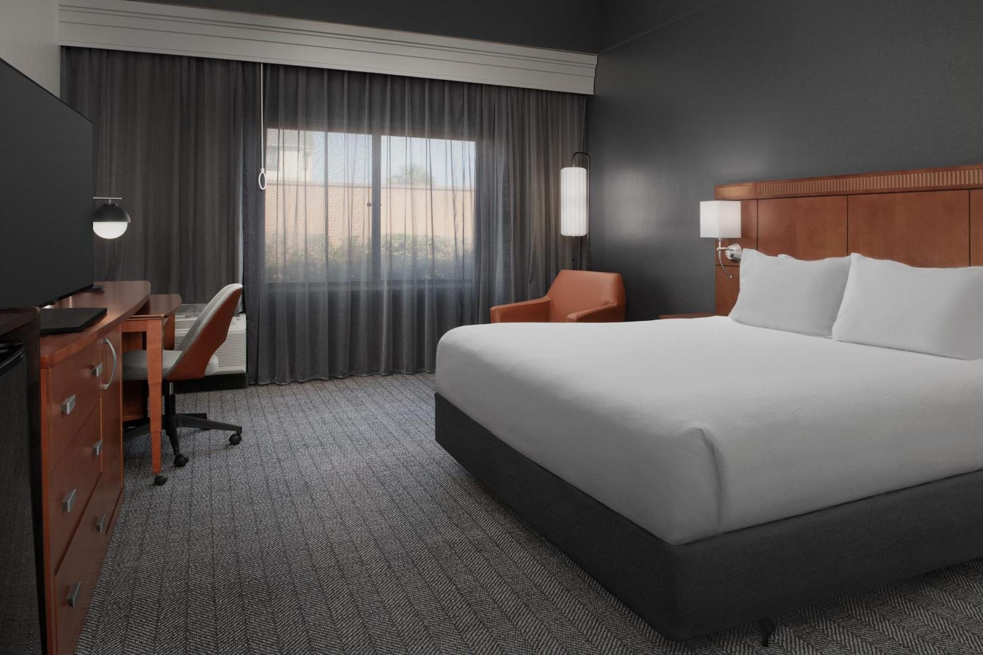 Courtyard By Marriott