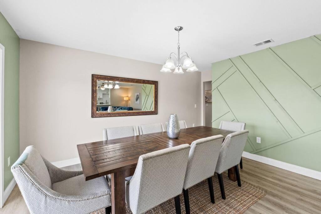 The Heather Marie - Stylish And Modern Rambler Holiday home Panama City
