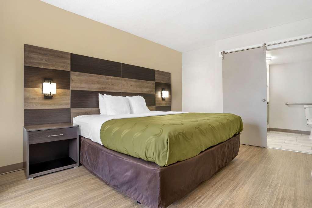 Quality & Conference Center 3*
