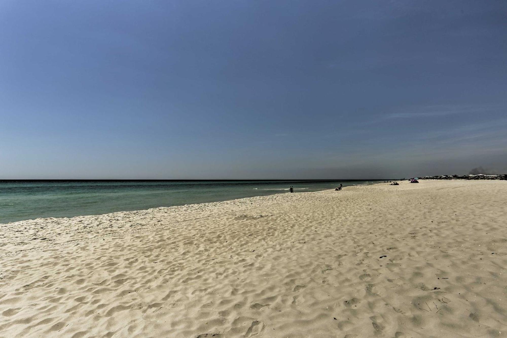 Apartment Beachfront With Balcony And Views! Panama City