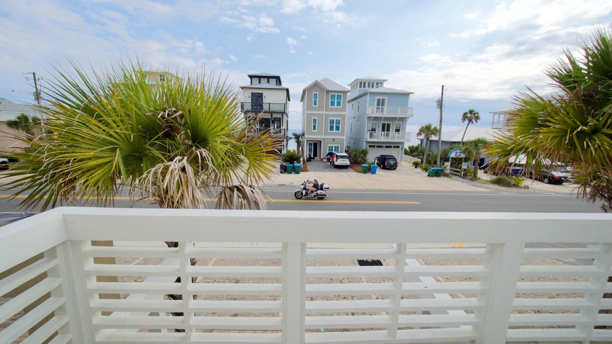 6 Bedroom Townhouse With Rooftop Deck Great Oceanviews 6th Br Is Detached *