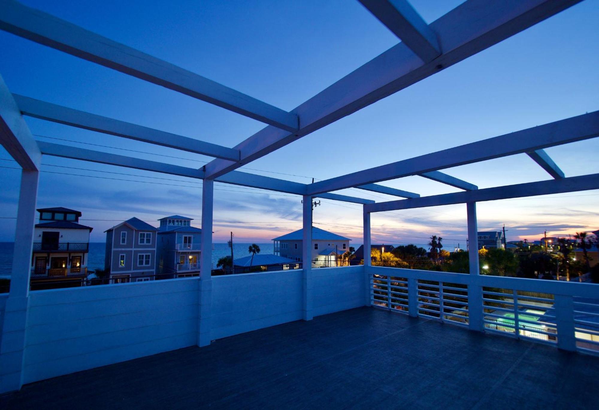 6 Bedroom Townhouse With Rooftop Deck Great Oceanviews 6th Br Is Detached