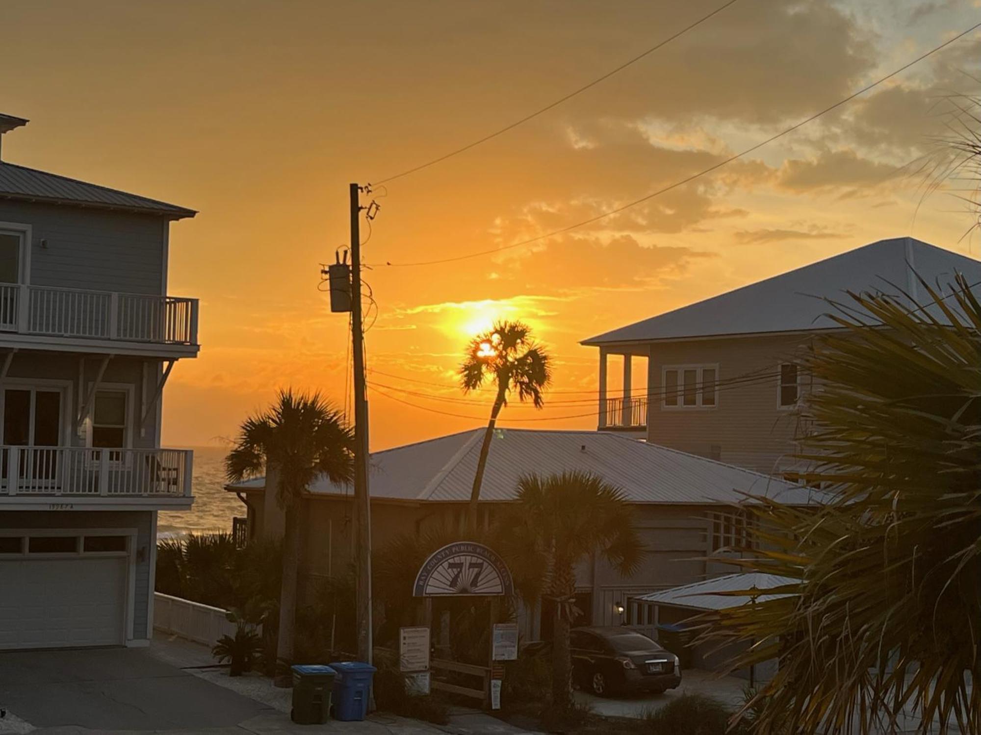 6 Bedroom Townhouse With Rooftop Deck Great Oceanviews 6th Br Is Detached Apartment *
