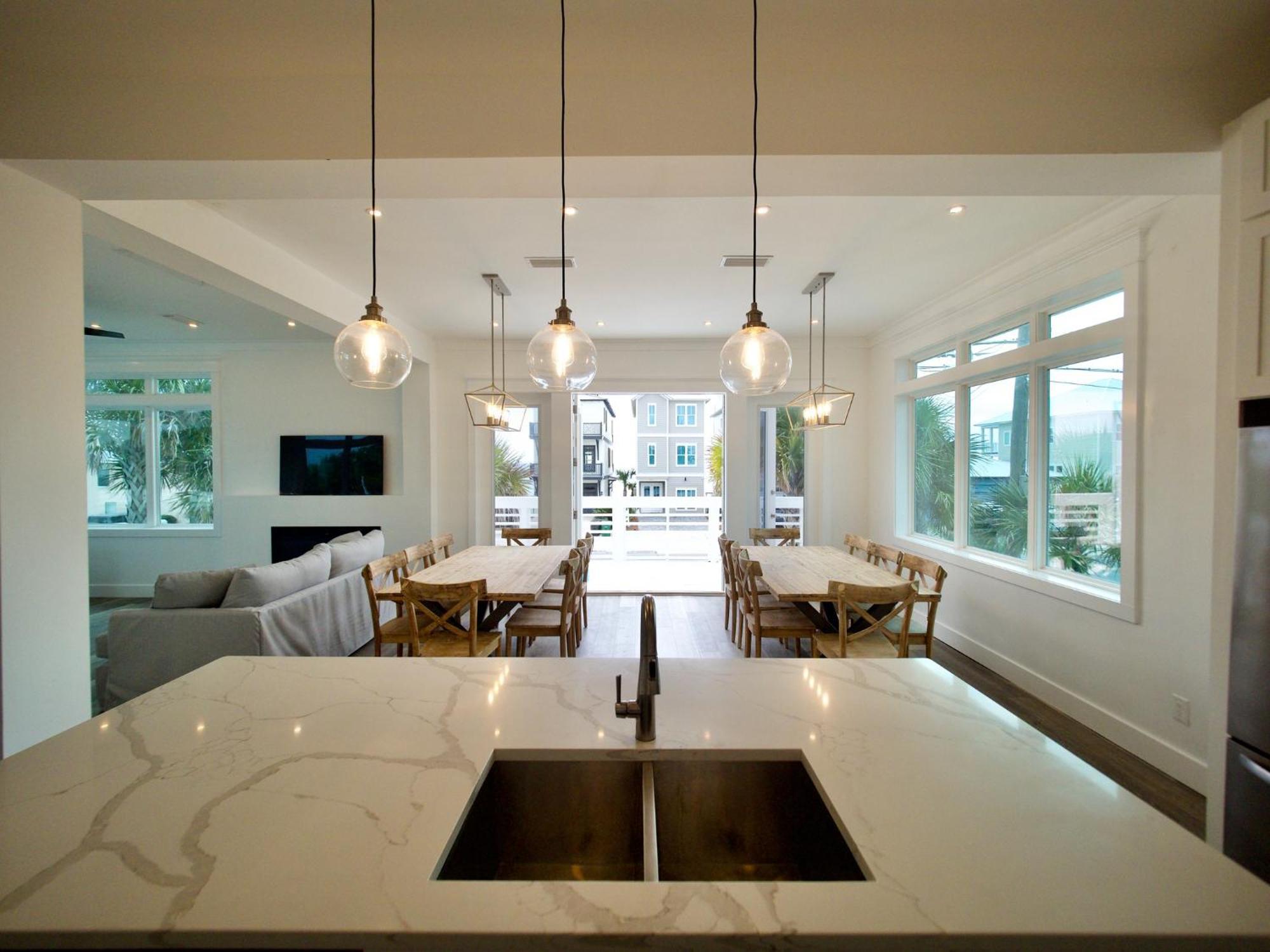 3 Bedroom Catalina Townhome With Rooftop Deck Great Oceanviews, Steps To * Panama City