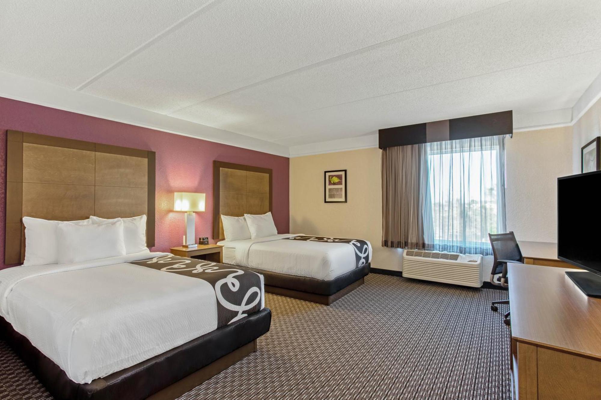La Quinta & By Wyndham Hotel 3*