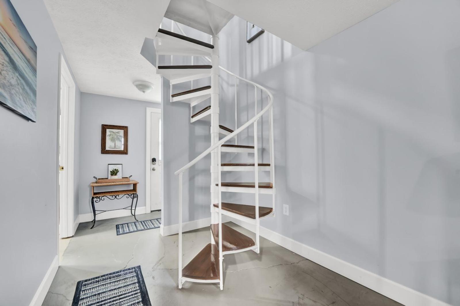 Adorable 1 Bdr With Full Kitchen Deck Washer Dryer Holiday home