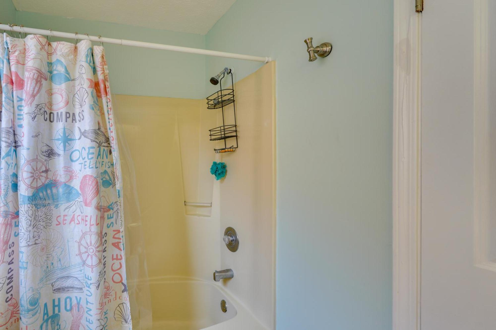 Townhome With Grill - 8 Mi To St Andrews State Park!
