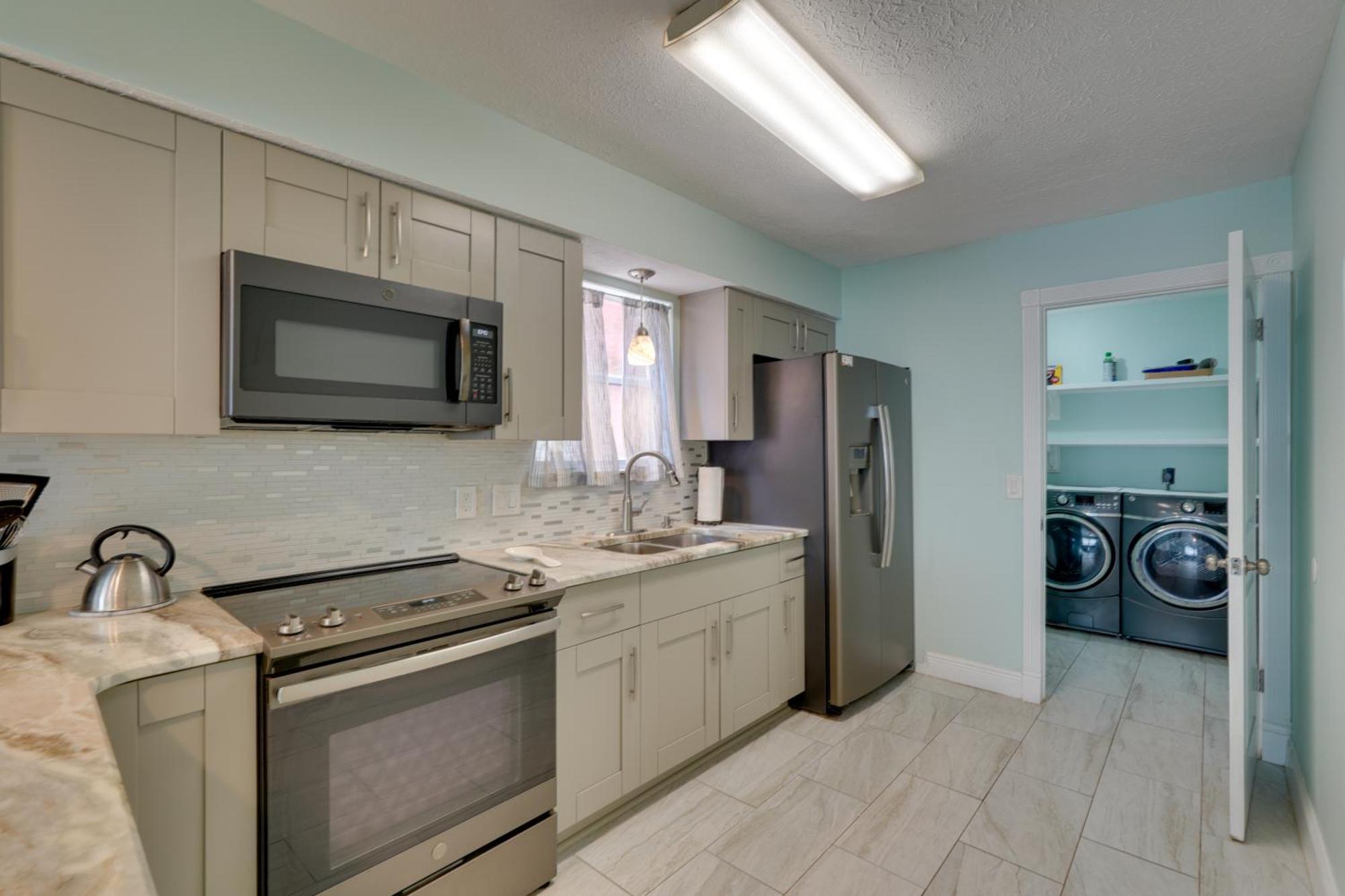 Townhome With Grill - 8 Mi To St Andrews State Park! Holiday home Panama City