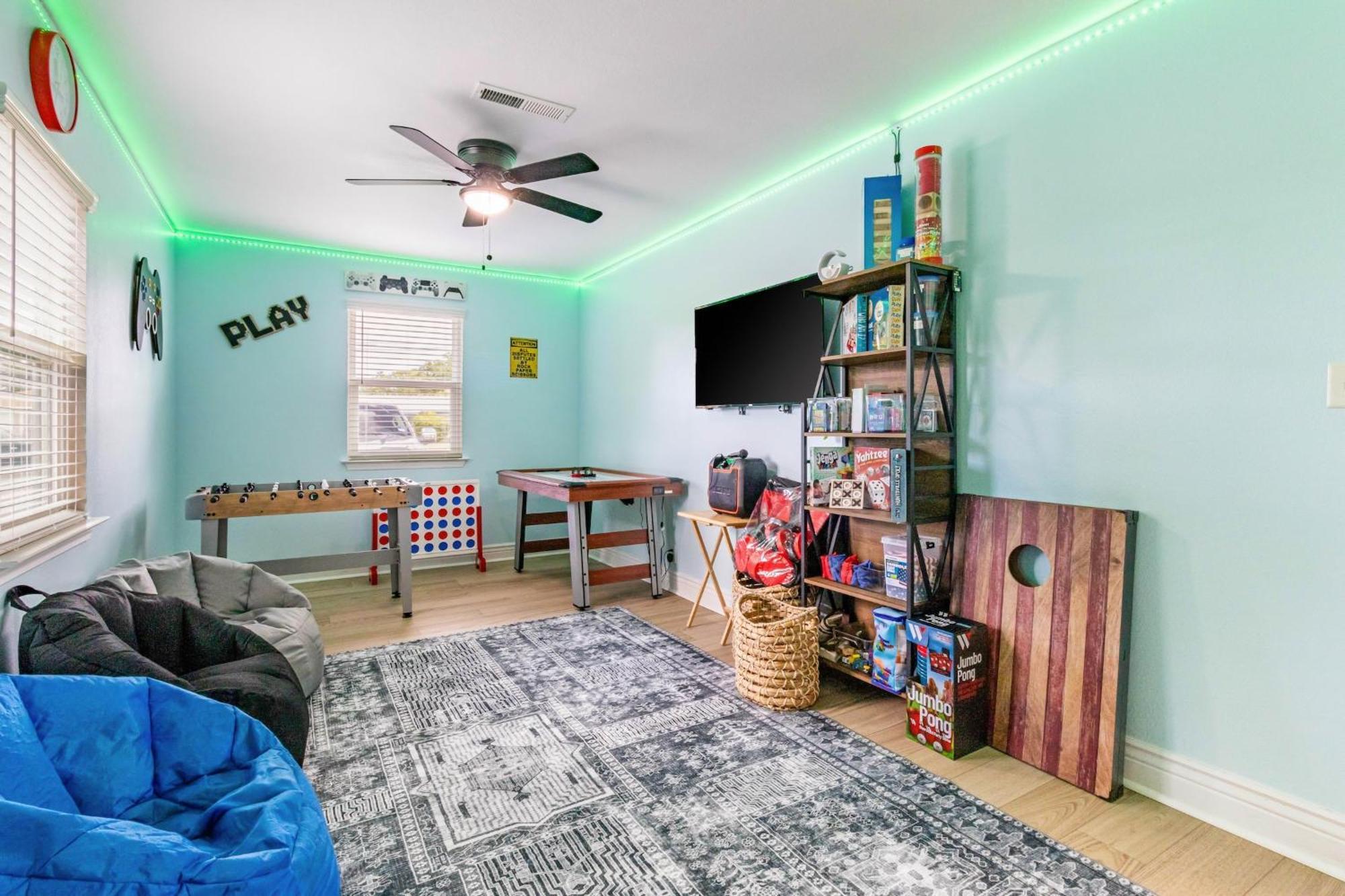 Holiday home Charming 3br With Free Parking & Game
