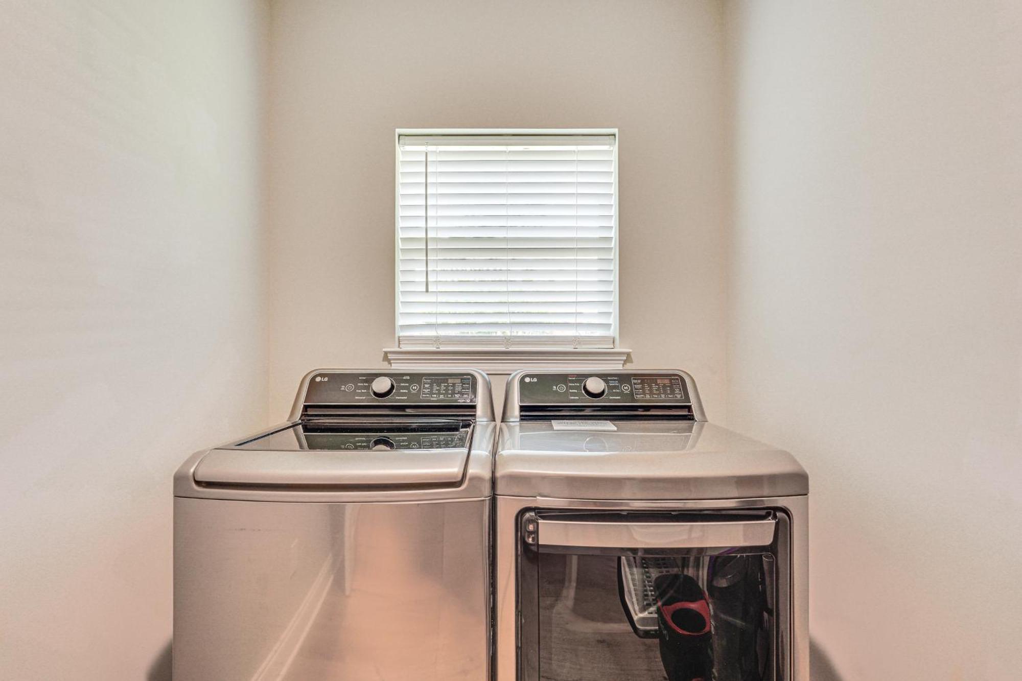 Holiday home Family-friendly Less Than 1 Mi To *