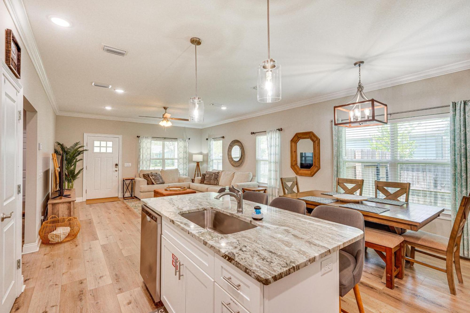 Holiday home Family-friendly Less Than 1 Mi To