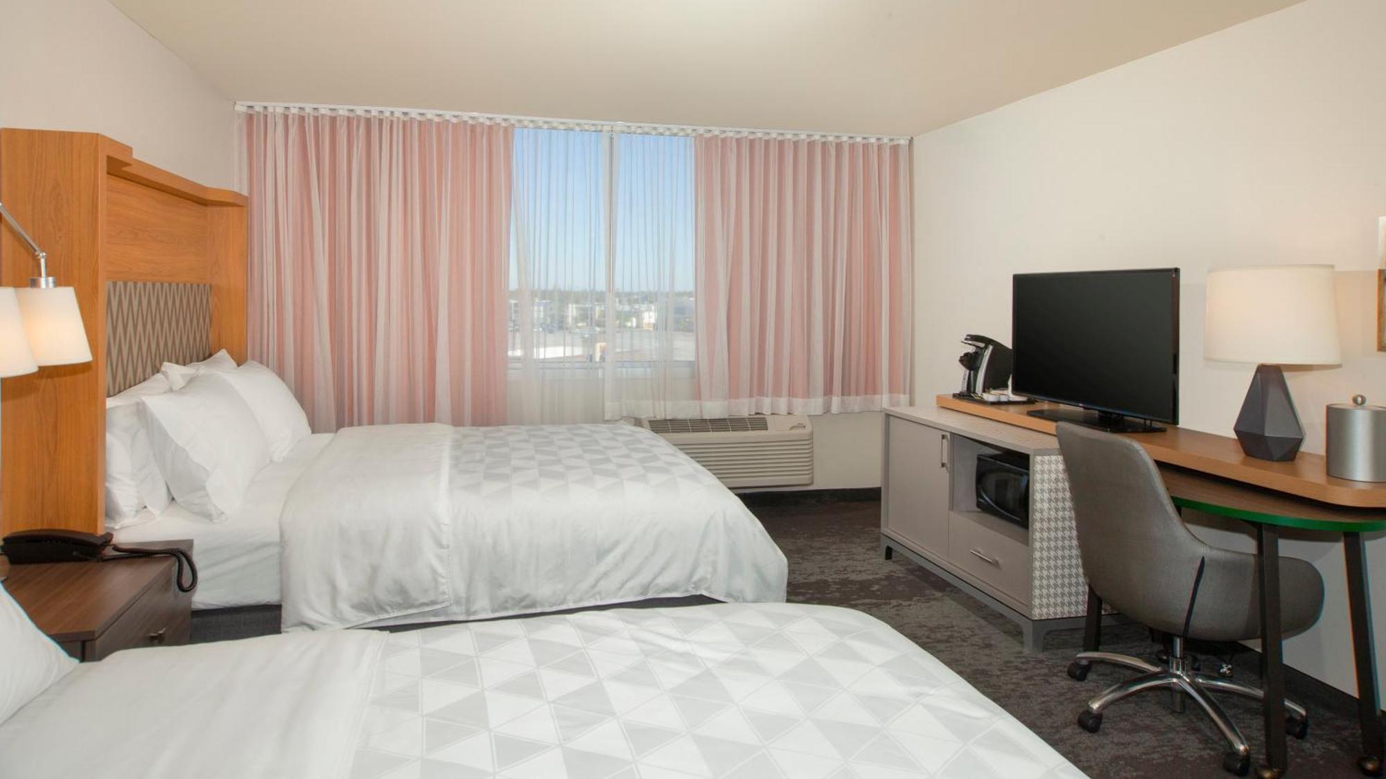 By Ihg Panama City