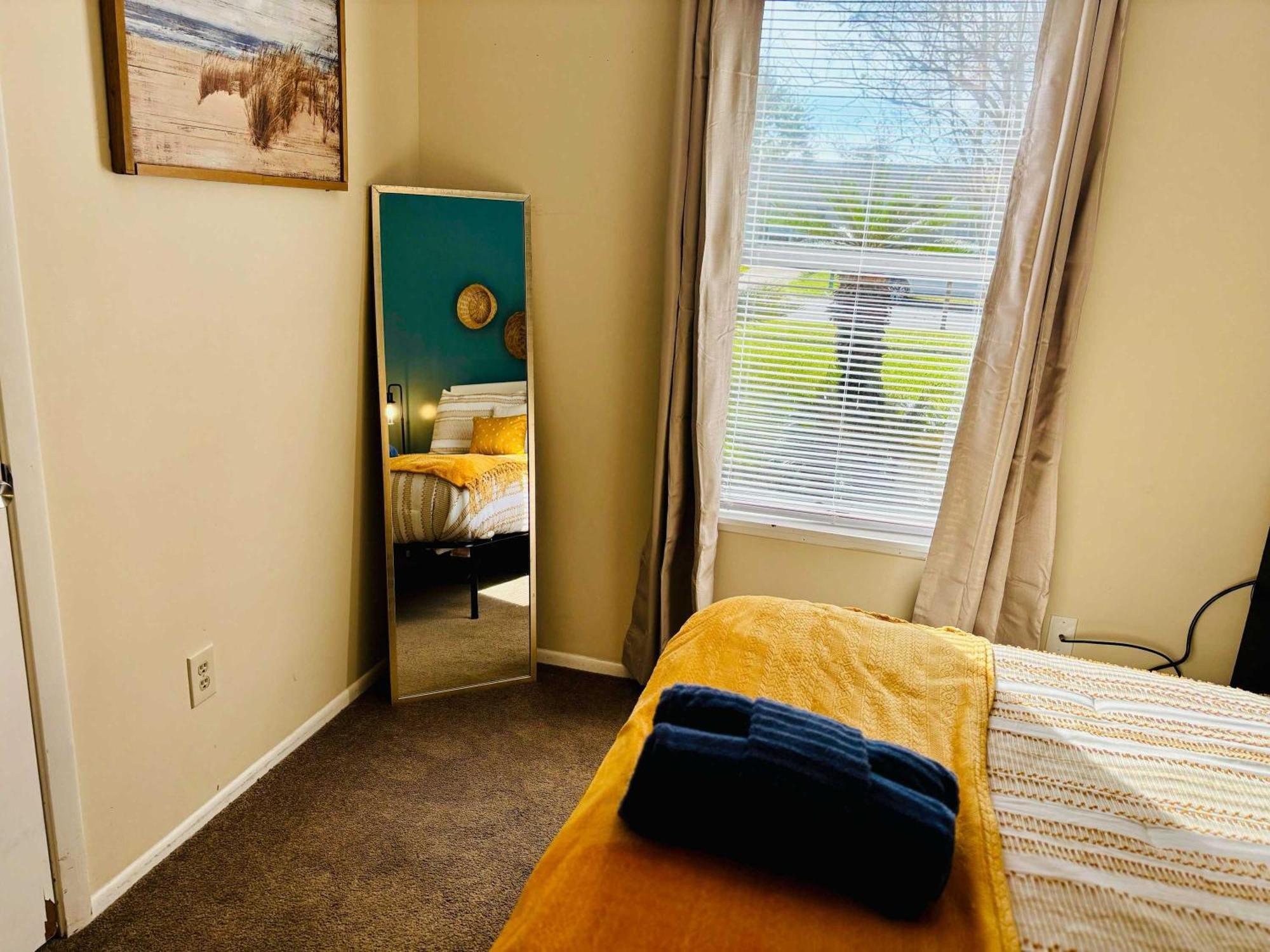 Holiday home Two Spaces In One Main House And 25 Min To Pcb *