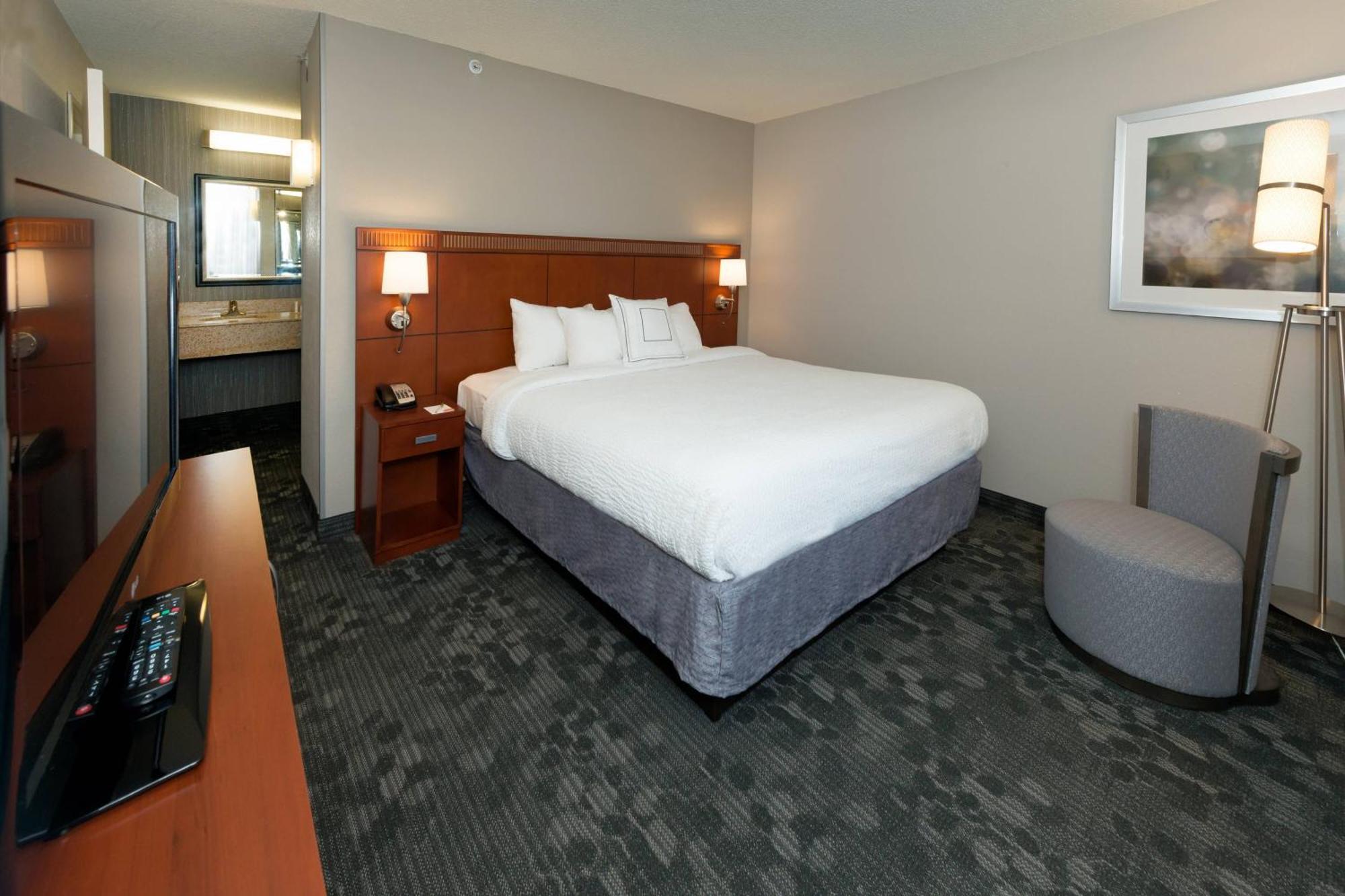Courtyard By Marriott 3*
