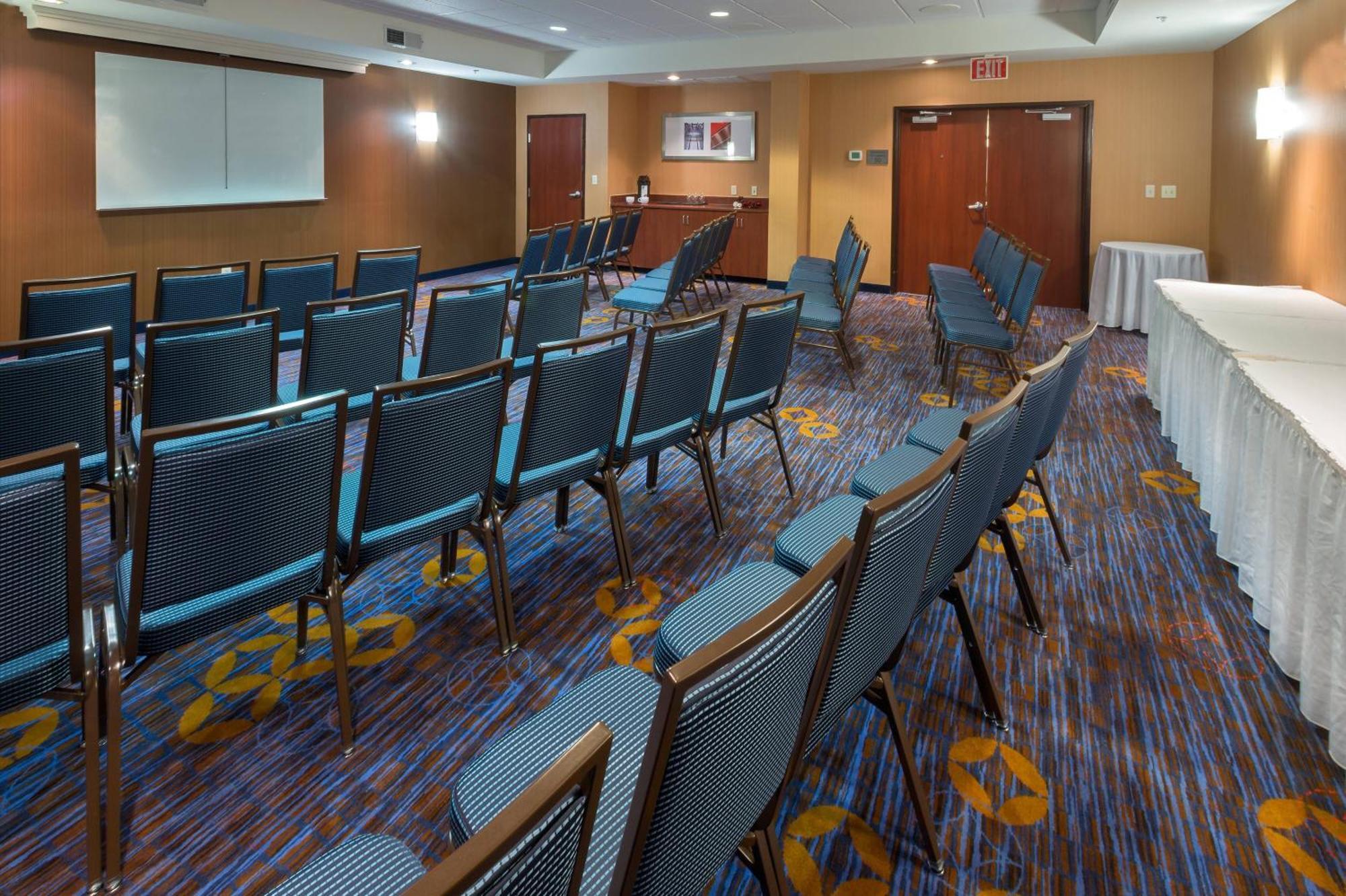 Hotel Courtyard By Marriott