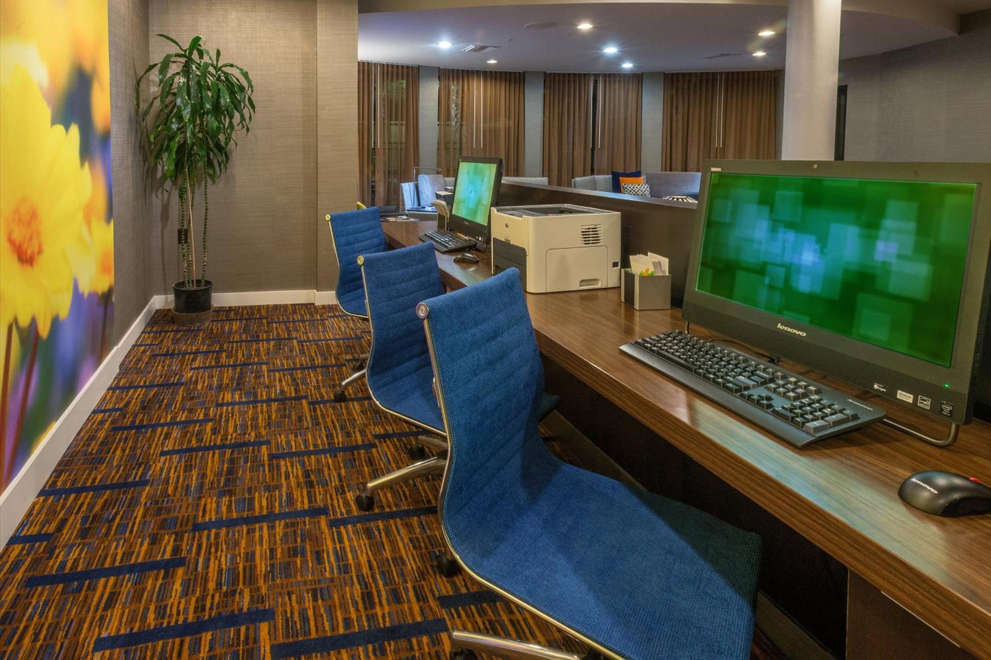Courtyard By Marriott Hotel 3*