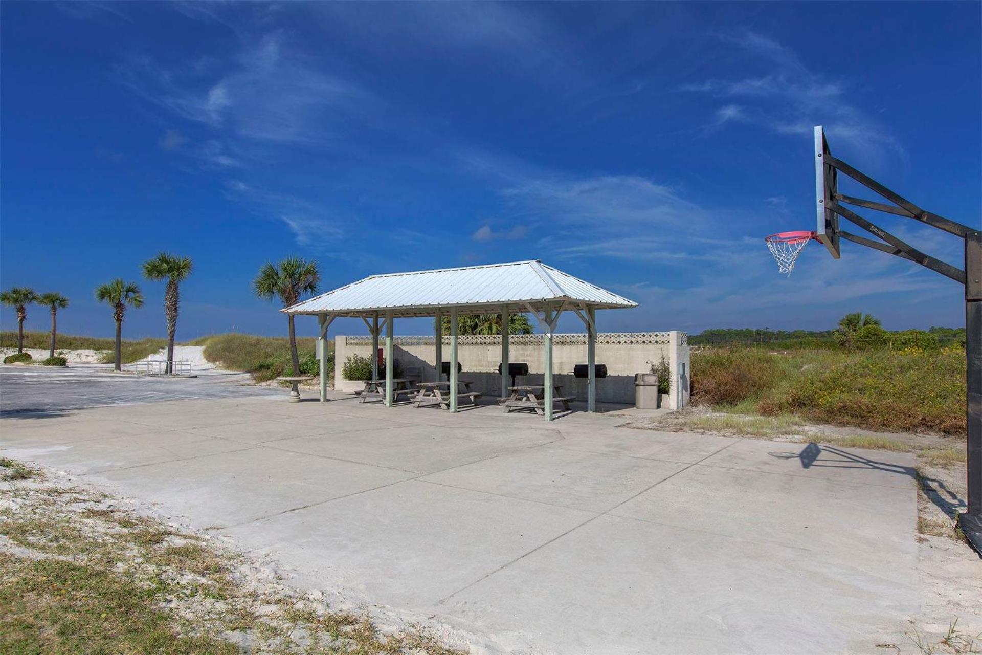 Shore Beats Work Gulf-front Escape With Stunning Views & Balconies *