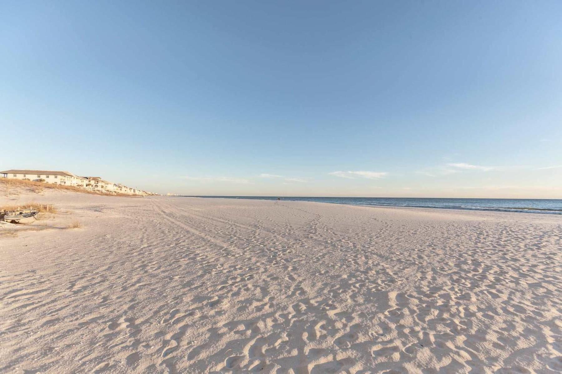 Holiday home Shore Beats Work Gulf-front Escape With Stunning Views & Balconies