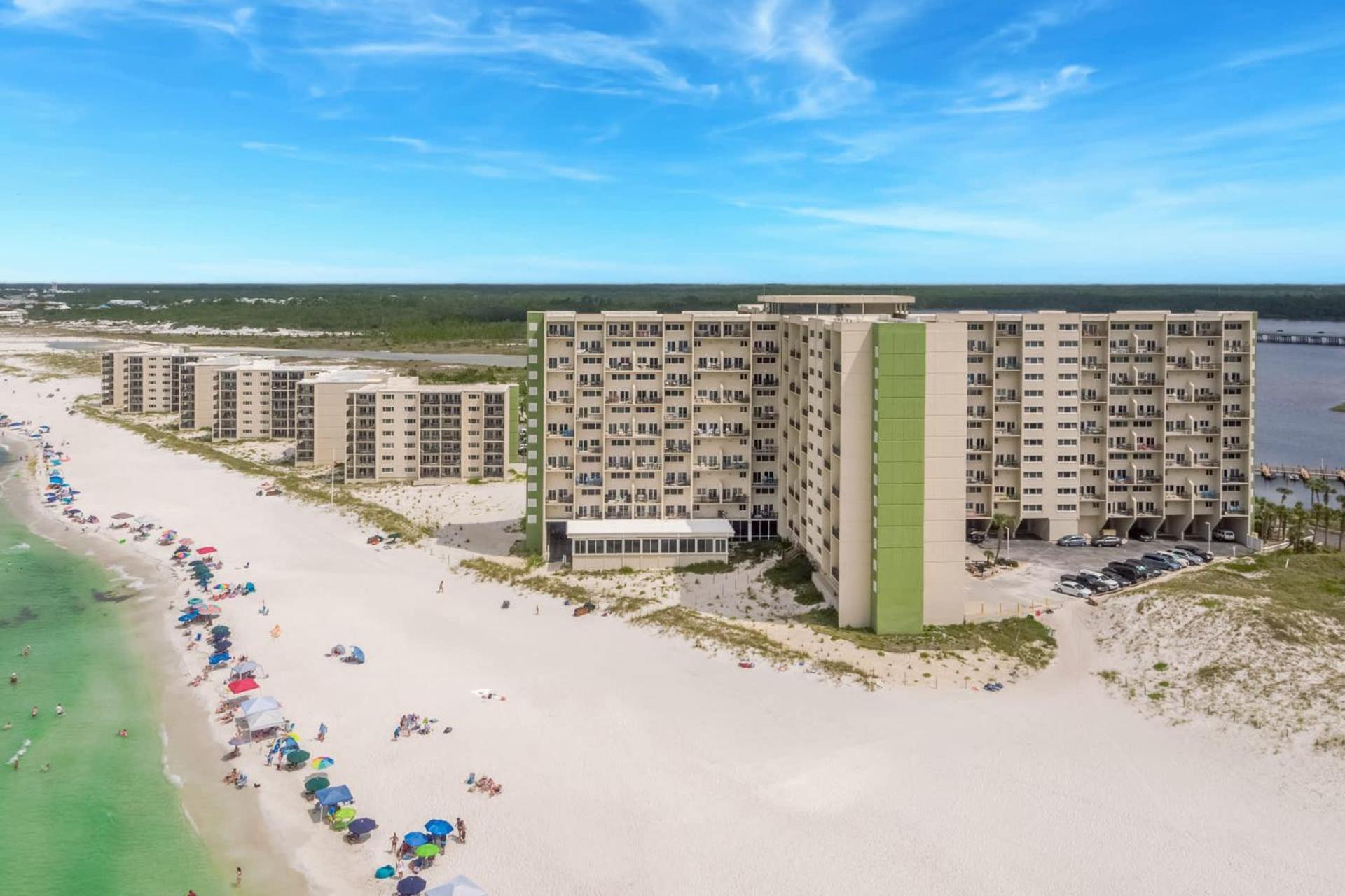 Shore Beats Work Gulf-front Escape With Stunning Views & Balconies *