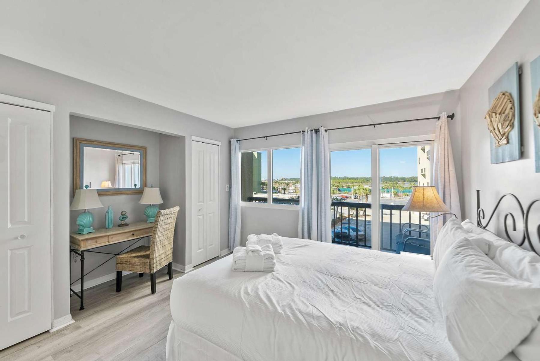 Holiday home Shore Beats Work Gulf-front Escape With Stunning Views & Balconies Panama City