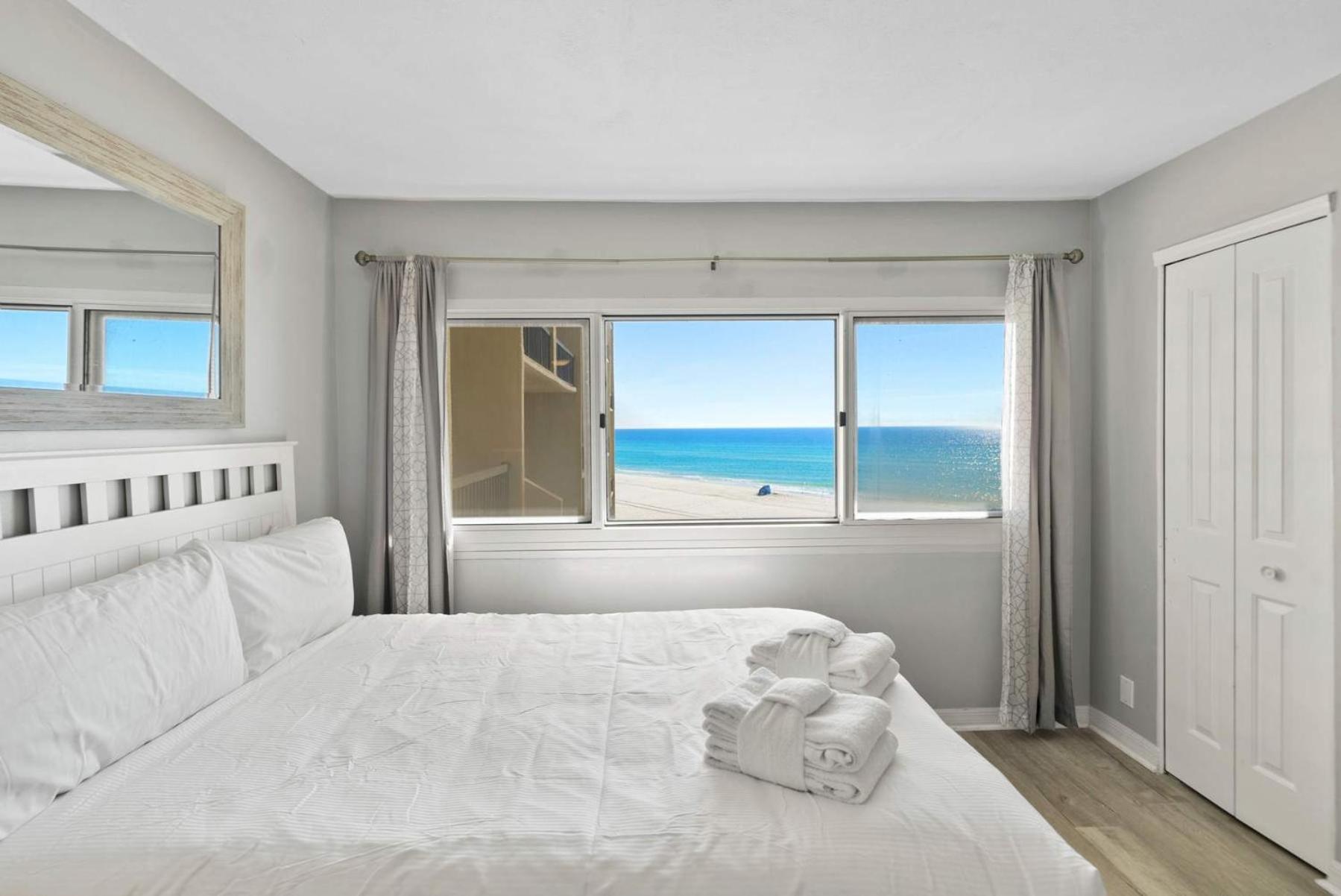 Shore Beats Work Gulf-front Escape With Stunning Views & Balconies Panama City