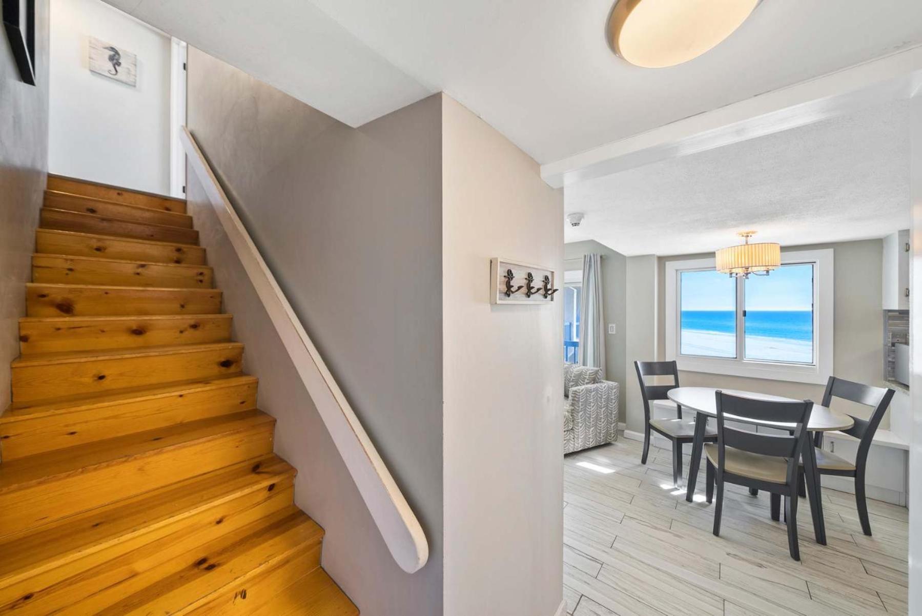Shore Beats Work Gulf-front Escape With Stunning Views & Balconies Holiday home Panama City