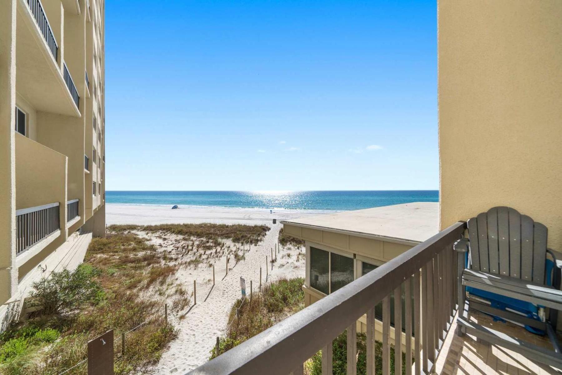 Shore Beats Work Gulf-front Escape With Stunning Views & Balconies *