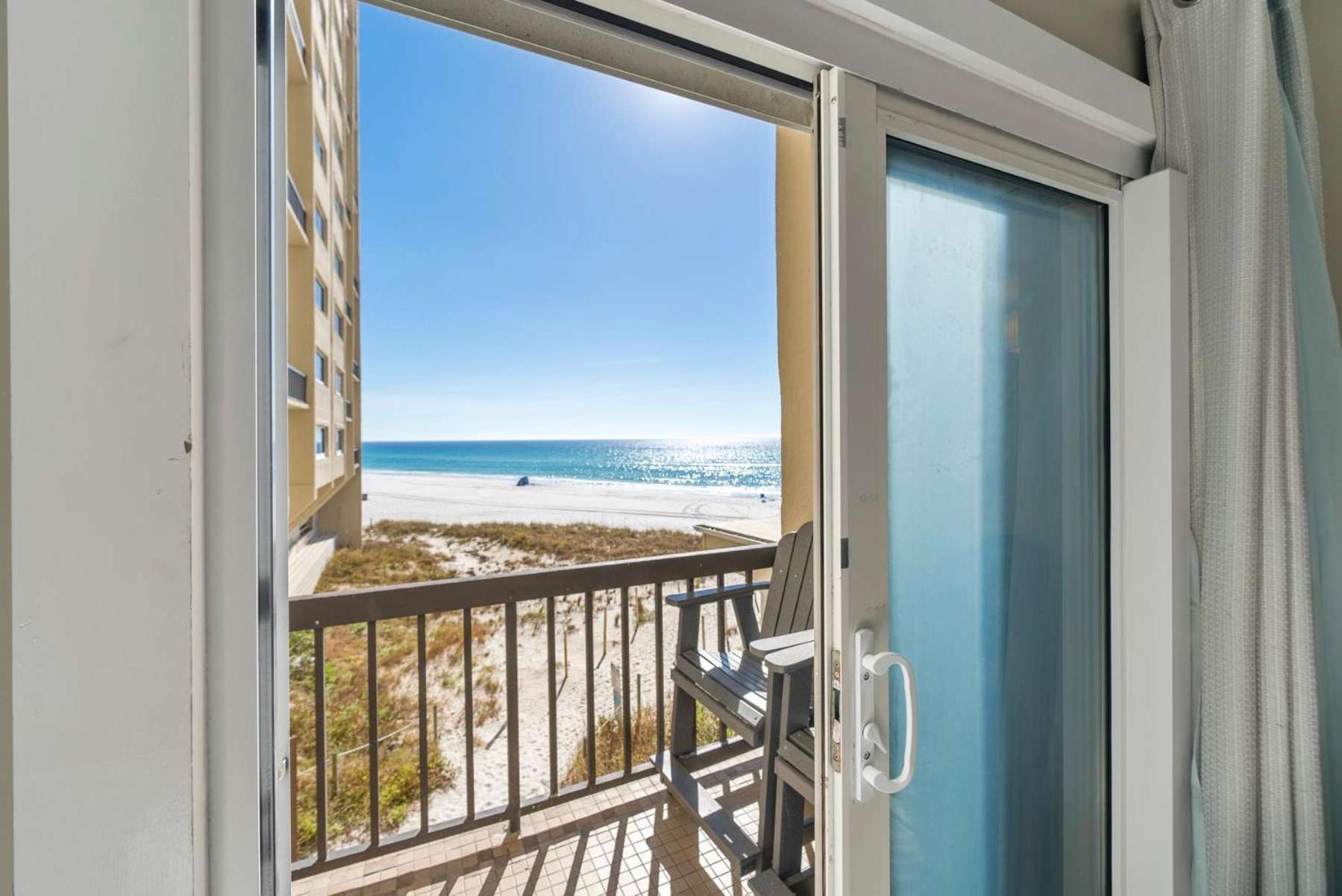Shore Beats Work Gulf-front Escape With Stunning Views & Balconies