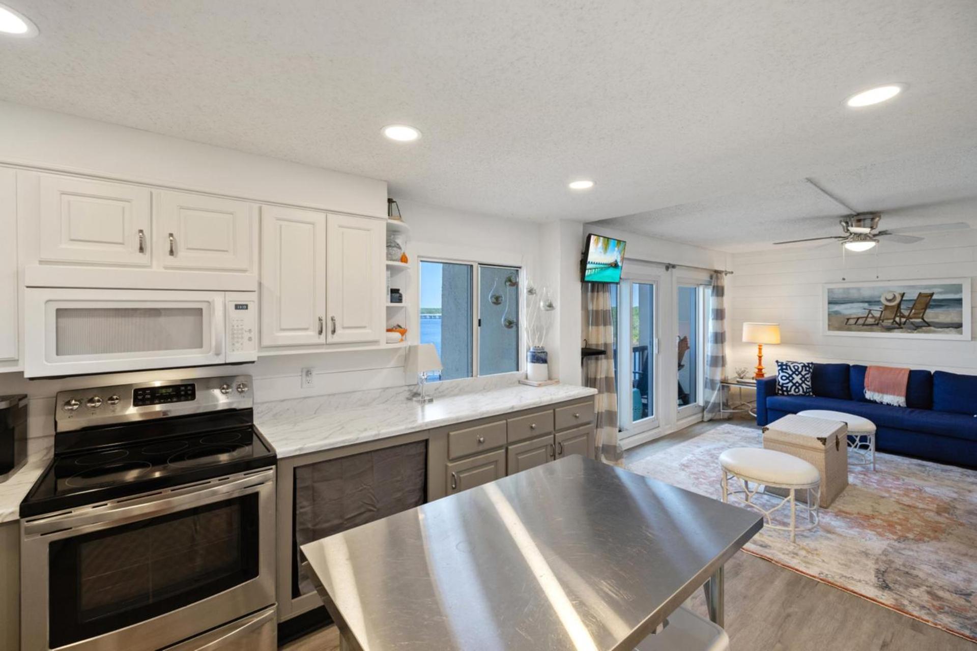 Pinnacle Port 304a Panama City
