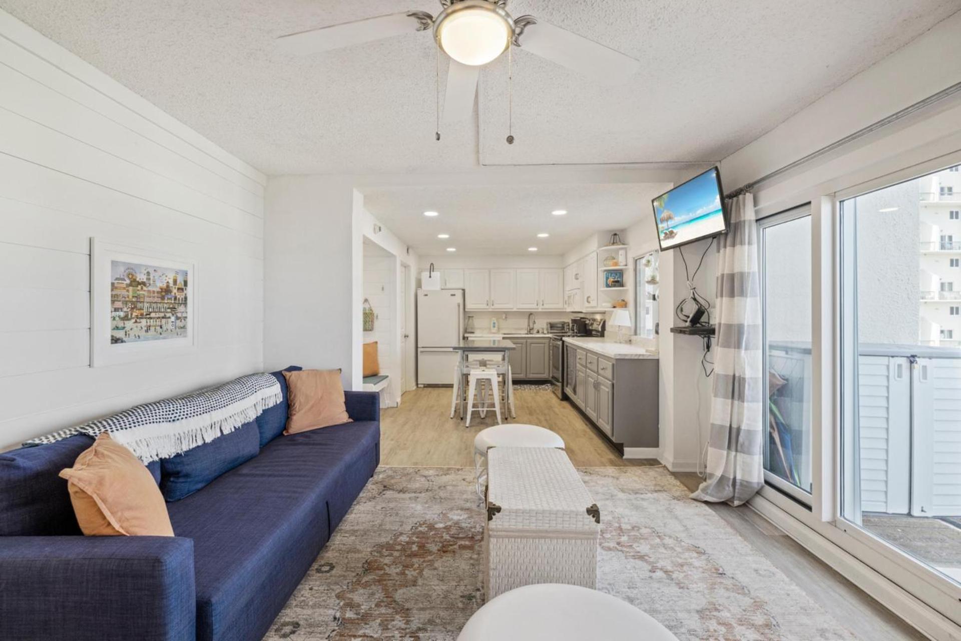 Apartment Pinnacle Port 304a *