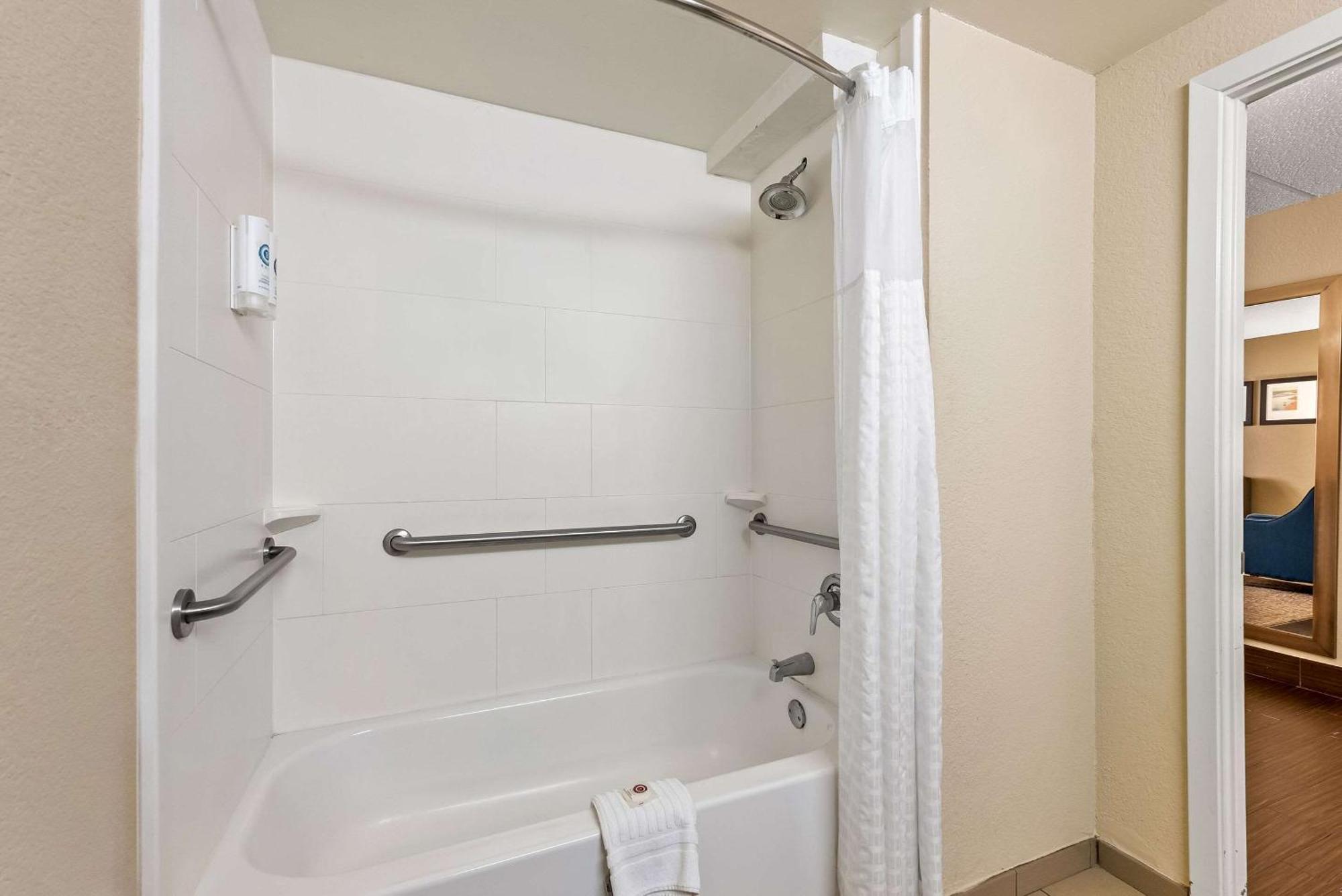 Hotel Comfort & - St Andrew
