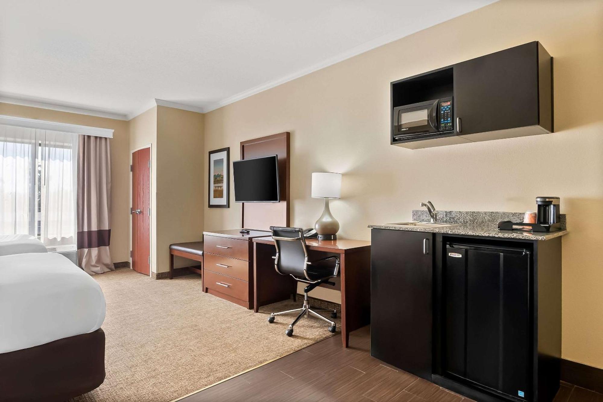 Hotel Comfort Near Tyndall Afb Panama City