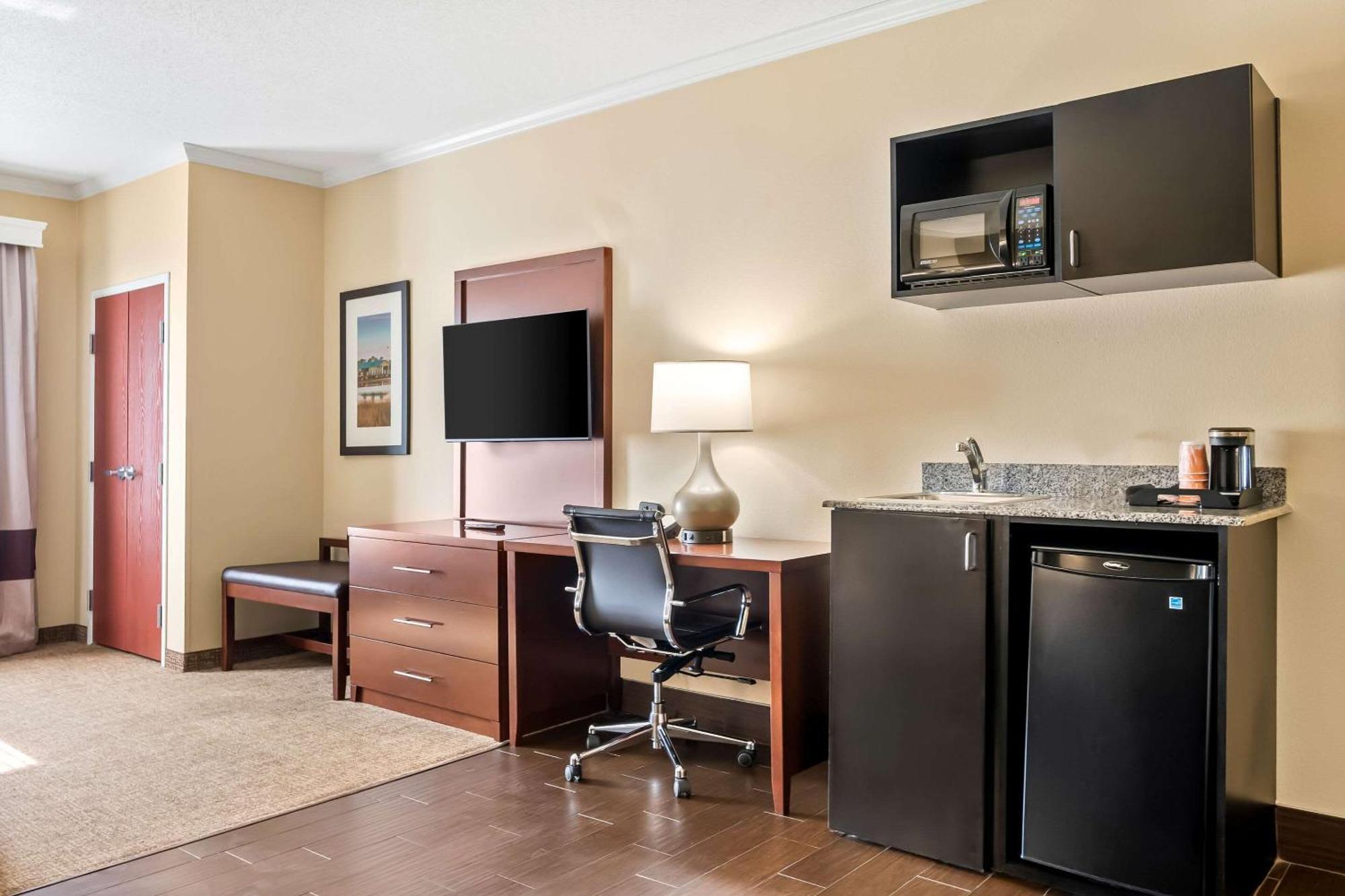 Hotel Comfort Near Tyndall Afb Panama City