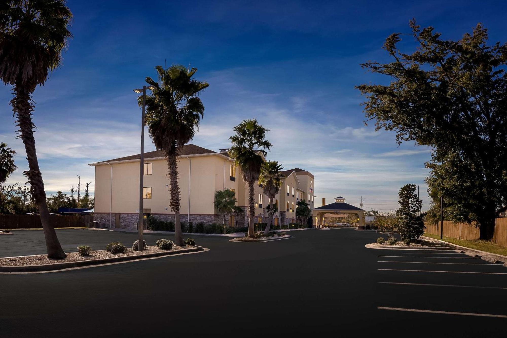 Comfort Near Tyndall Afb Hotel