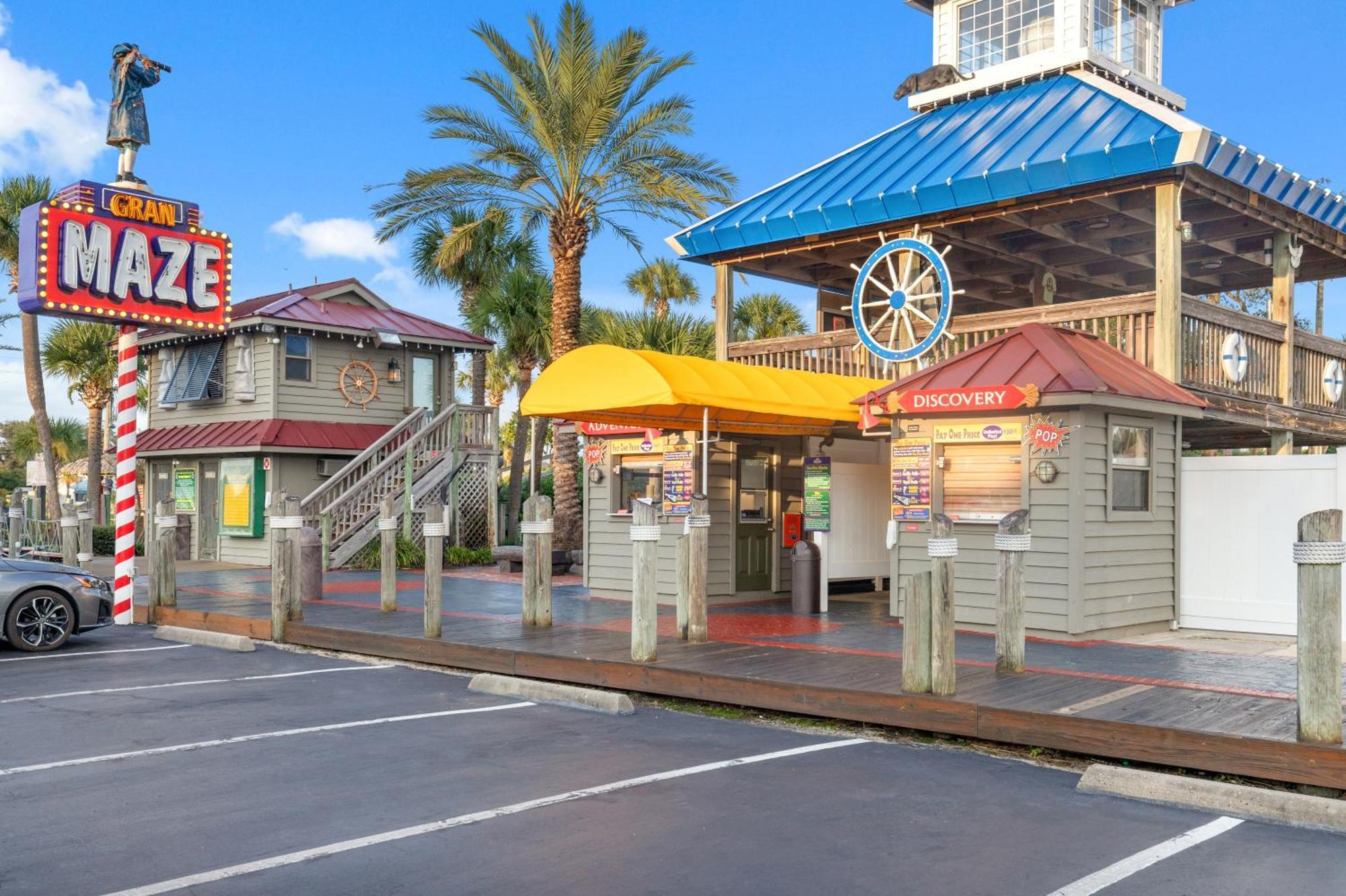 Sunshine House! 3br 2ba Sleeps 9! Your Perfect Retreat For Comfort And Style