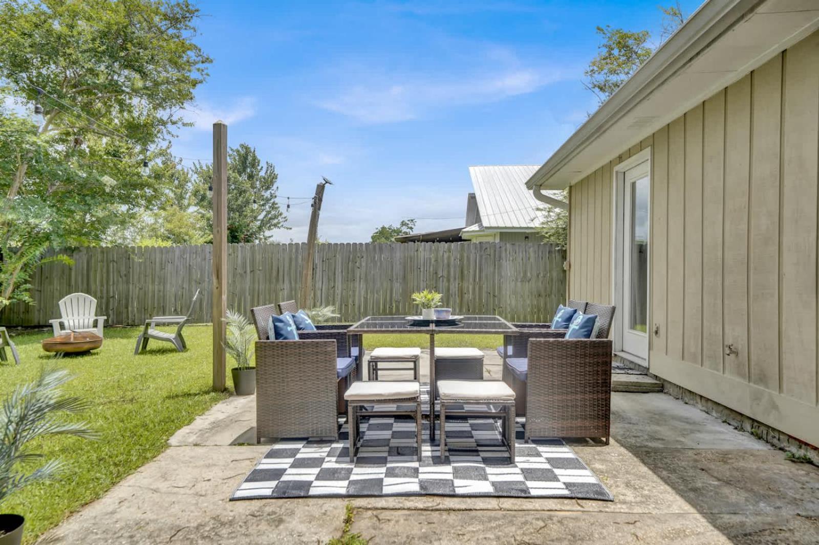 Holiday home Two Spaces In One Main House And 25 Min To Pcb