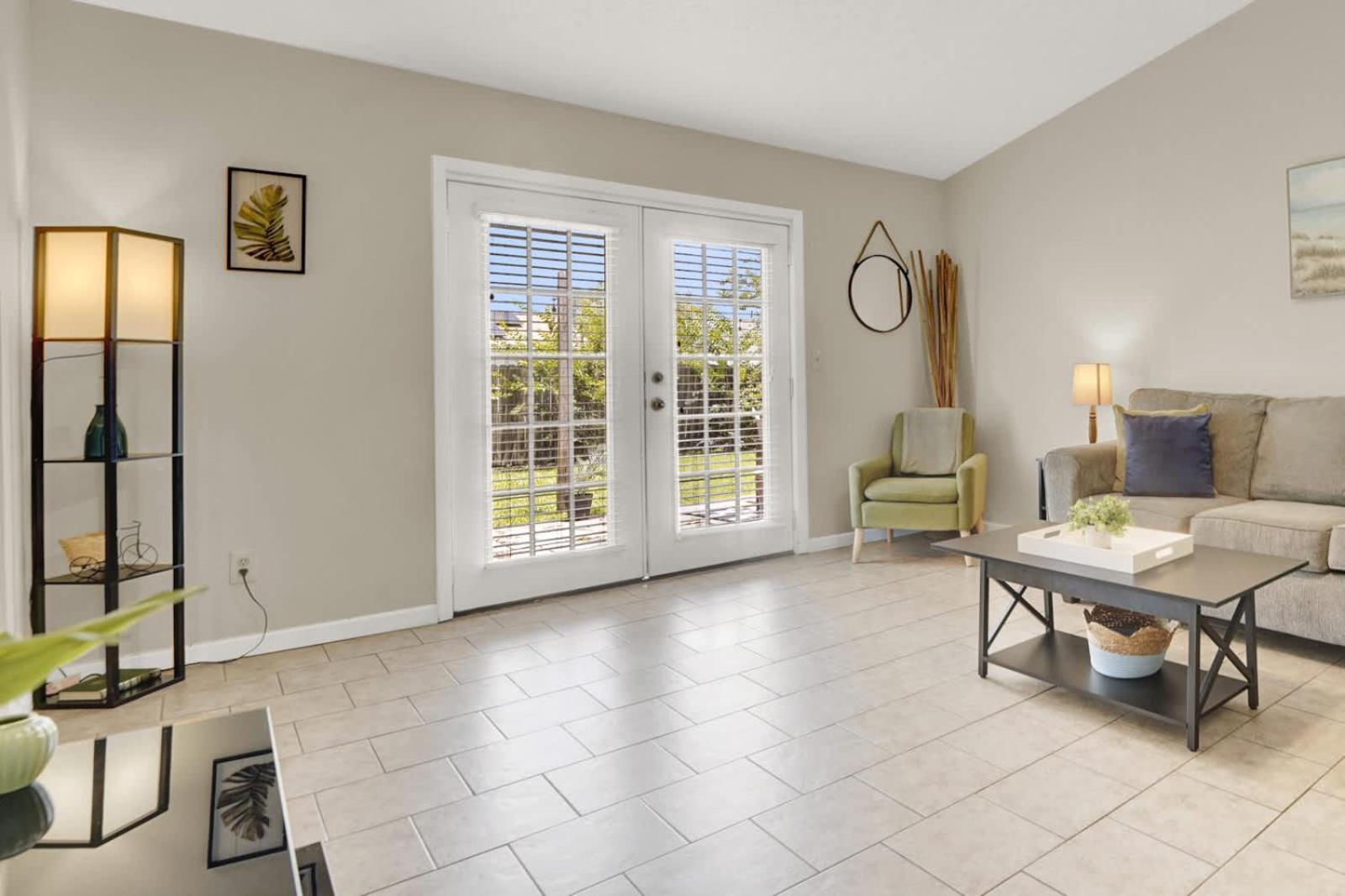 Two Spaces In One Main House And 25 Min To Pcb Holiday home *