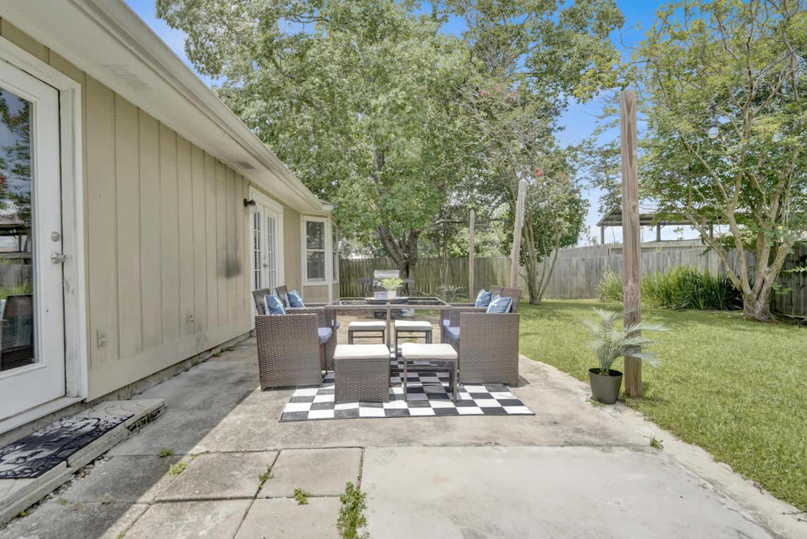 Two Spaces In One Main House And 25 Min To Pcb Holiday home *