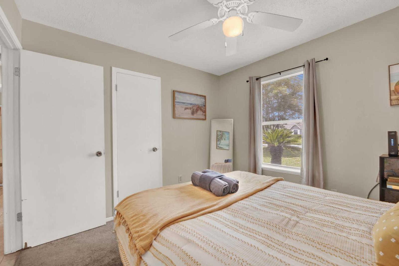 Two Spaces In One Main House And 25 Min To Pcb *
