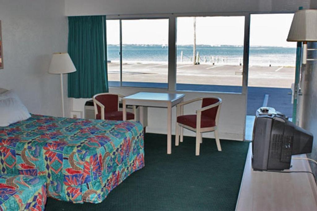 Buccaneer Motel 2*
