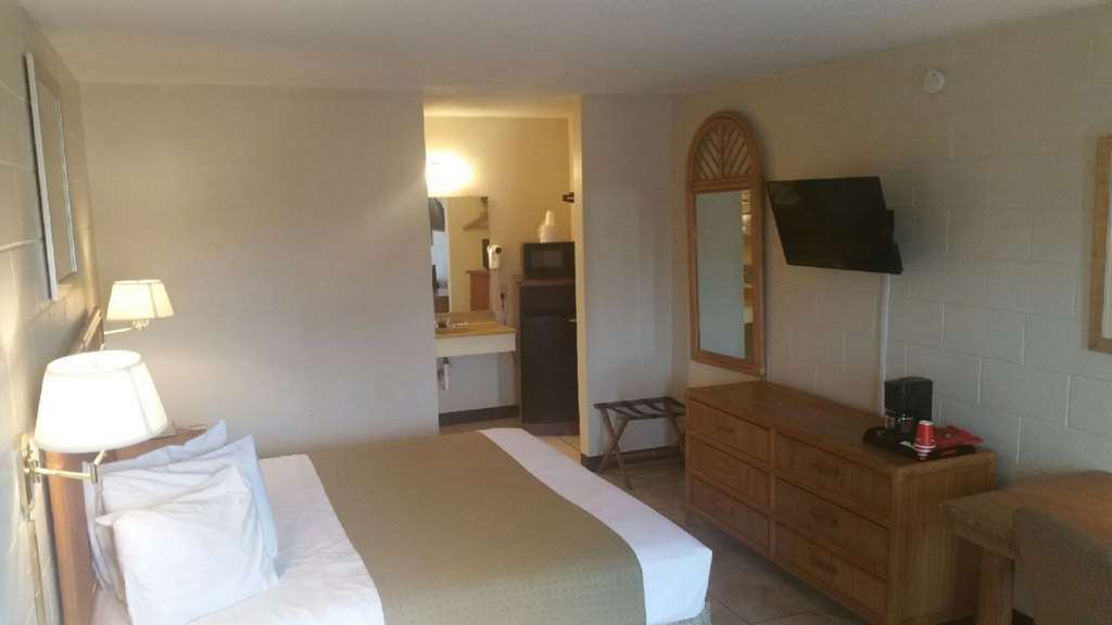 American Quality Motel Panama City