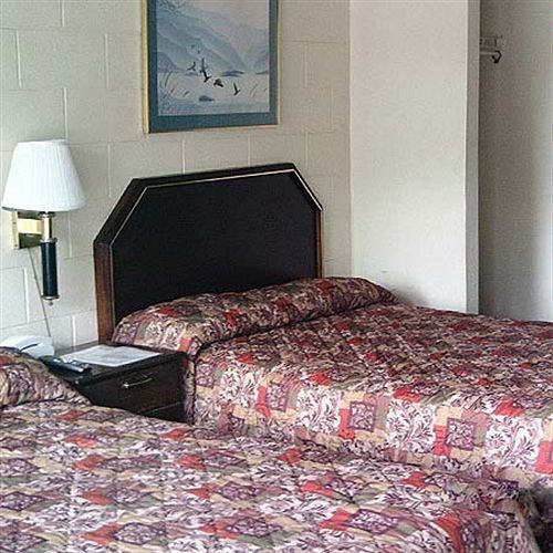 American Quality 2* Panama City